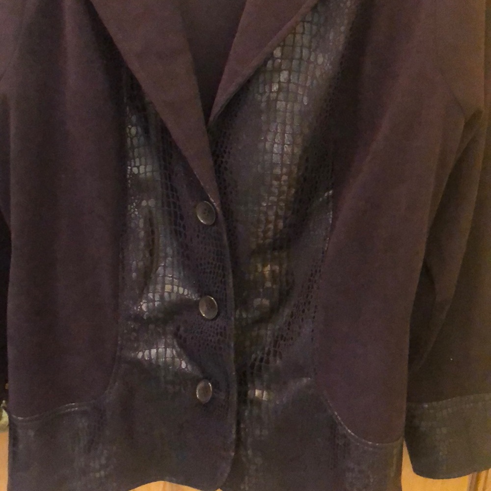 Jacket - Picture 2 of 6